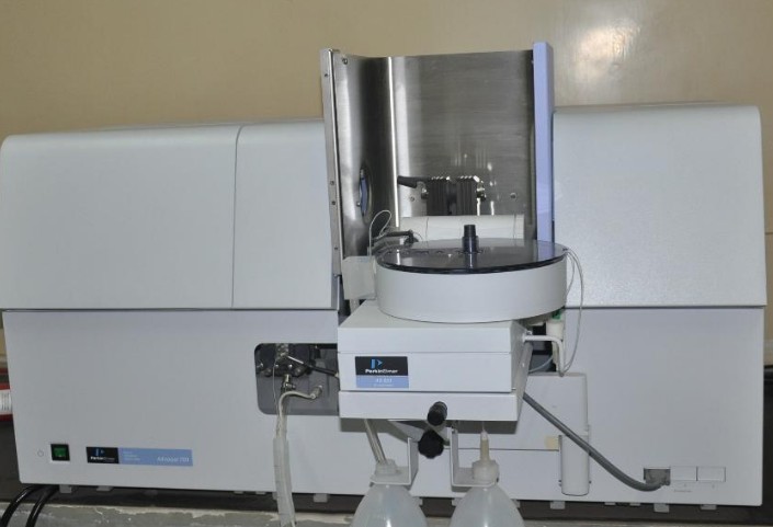 原子吸收光谱仪